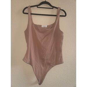 Aritzia Babaton Nude Body Suit Size Extra‎ Large